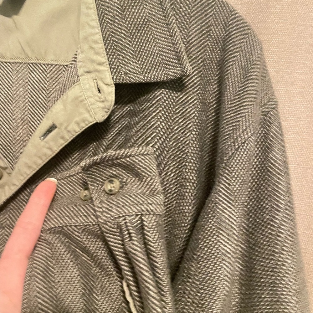 LL BEAN Men’s Long Sleeve 3 Button Shirt